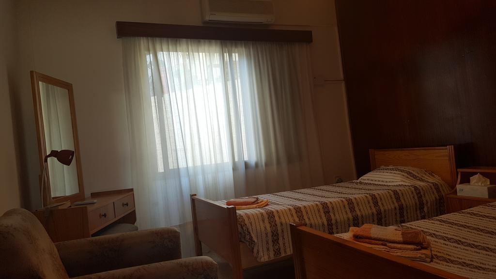 Chariandry Court Apartman Piszúri Kültér fotó