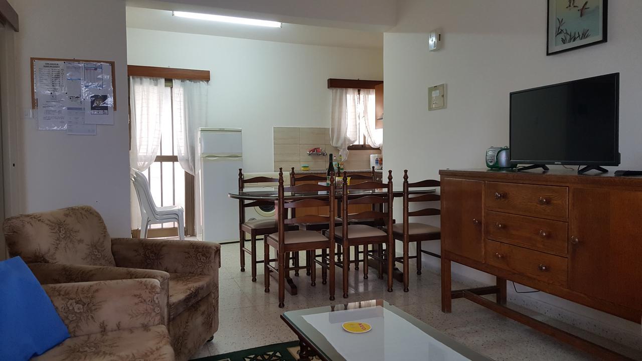 Chariandry Court Apartman Piszúri Kültér fotó
