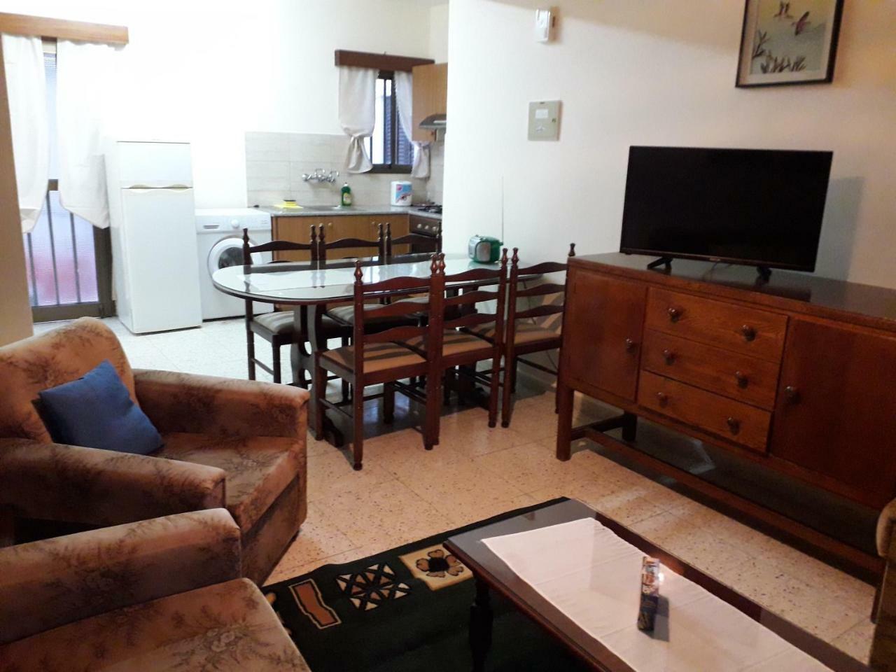 Chariandry Court Apartman Piszúri Kültér fotó