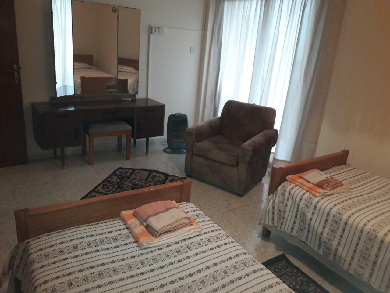 Chariandry Court Apartman Piszúri Kültér fotó